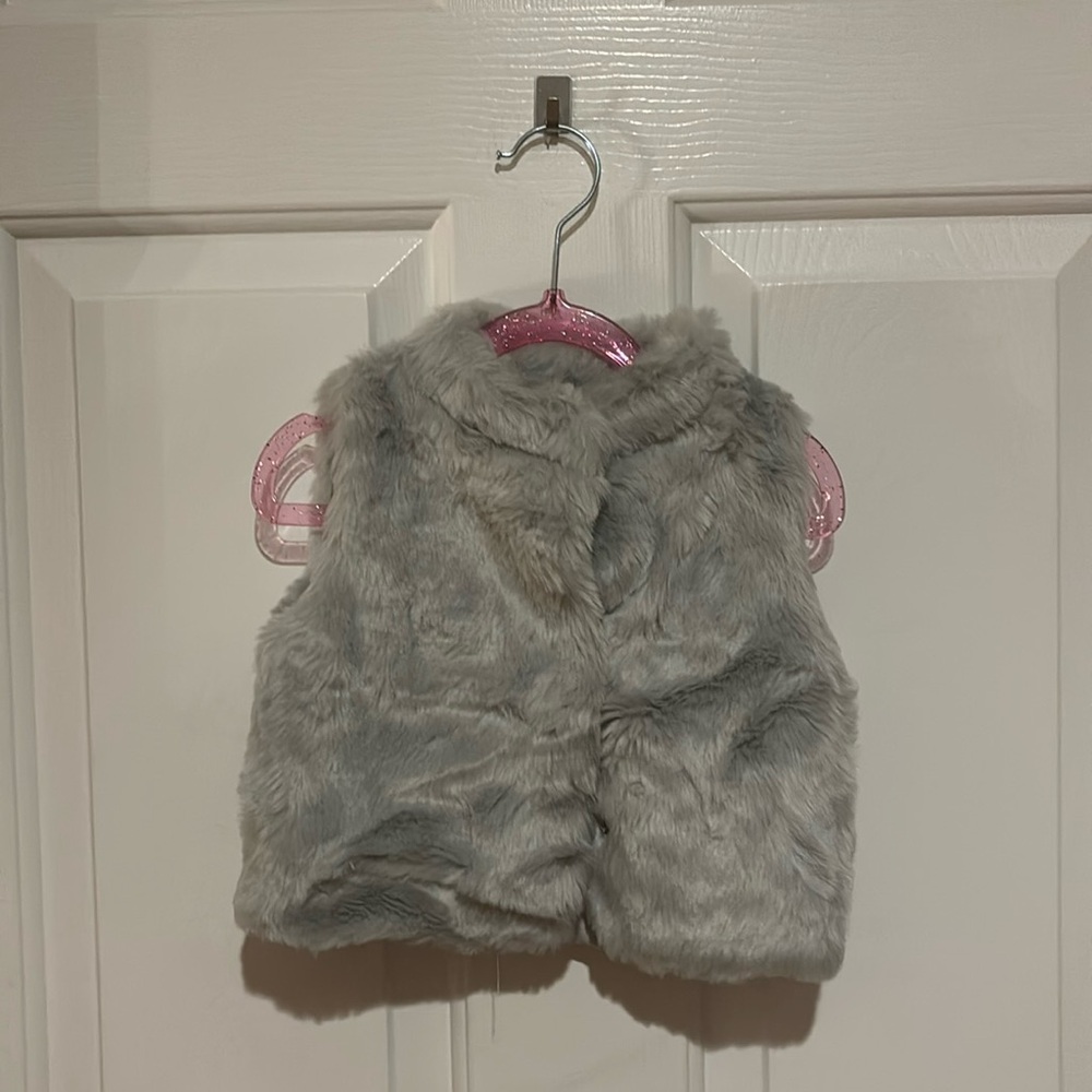 Carter’s Grey Faux Fur Vest Gurls 18 Months